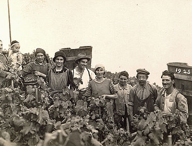 Les chemins, les places et les bâtiments qui nous sont si familiers étaient déjà là bien avant. Album souvenir…