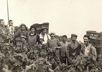 Les chemins, les places et les bâtiments qui nous sont si familiers étaient déjà là bien avant. Album souvenir…